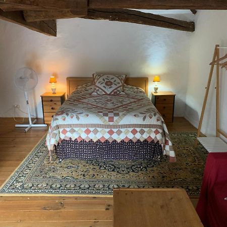 Civray  Chambre Sdb Privee Townhouse 26 Chambres D'Hotes Civray מראה חיצוני תמונה